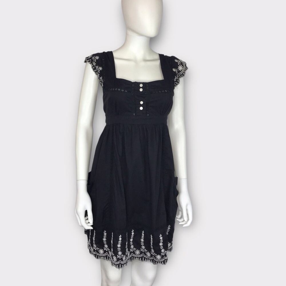 Romeo & Juliet Black Dress White Floral Embroidery Baby Doll Sleeveless